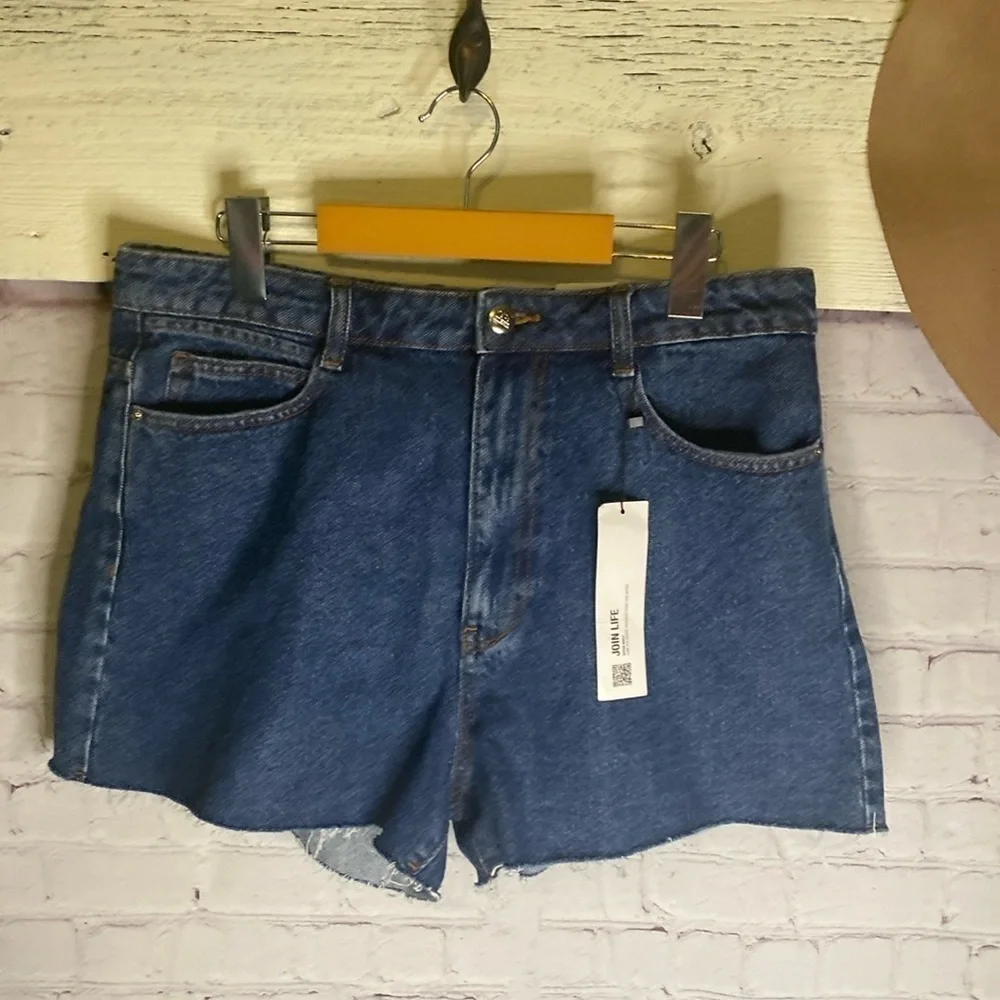 Zara Jean Shorts Raw Distressed Hem High Rise Dark Wash Size 10 - Picture 3 of 15